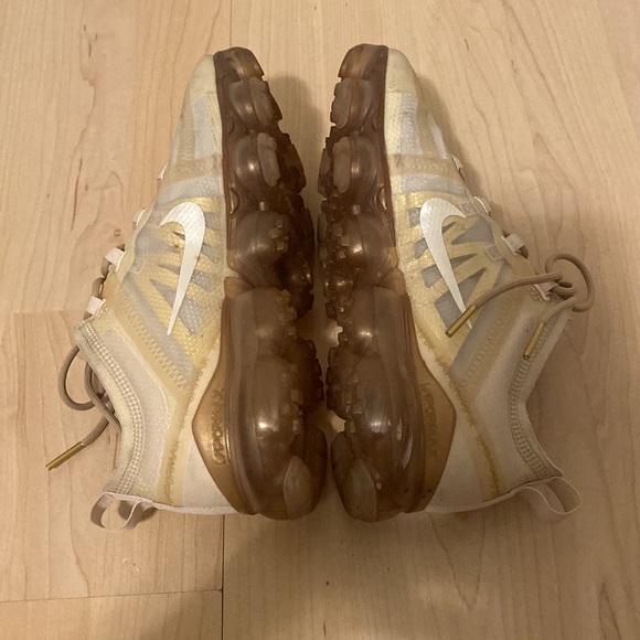 Nike gold vapormax!! - Picture 7 of 7